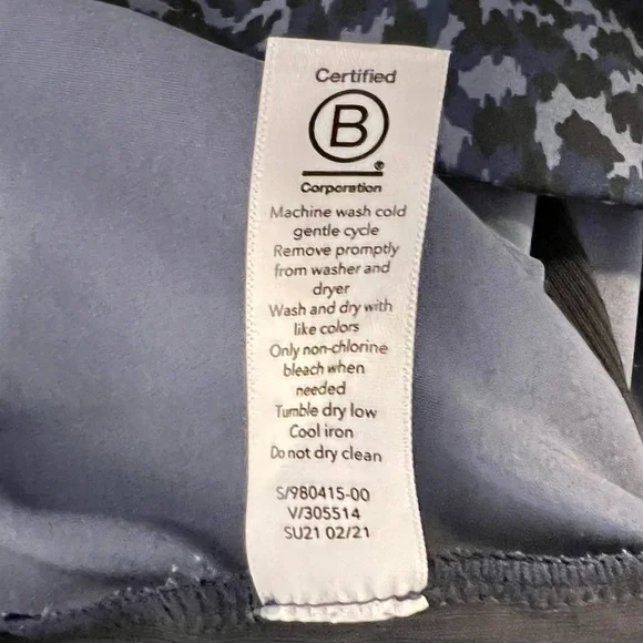 Athleta | Brooklyn Printed Short - EUC - Picture 12 of 12